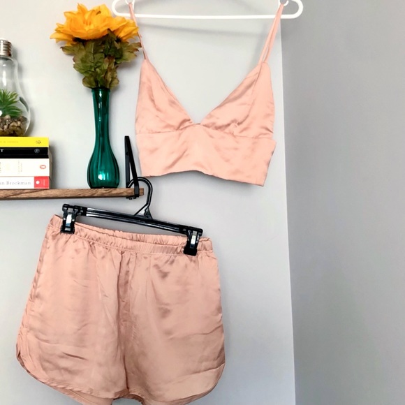 MATCHING SET fashionnova satin louder wear - Picture 3 of 4